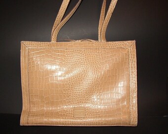 Liz Claiborne Womens Handbag Large Faux Leather Tan Beige Scale Tote