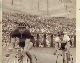 1935 Cycling and Sporting Magazine, Newspaper. \\ 13 August 1935 No. 474 // French Sports Publication 1935. Velodrome