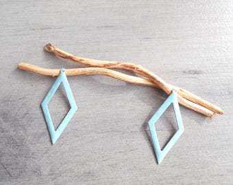 2 light turquoise diamond prints