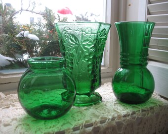 Anchor Hocking green vases. Set of 3 green vases, flower pot embellishment.