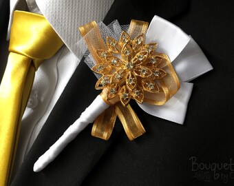 Gold Buttonhole, Wedding Buttonhole, Boutonniere, Mens Wedding Boutonniere, Lapel Pin, Mens Lapel Pin, Gold Lapel Pin, Lapel Flower, Groom