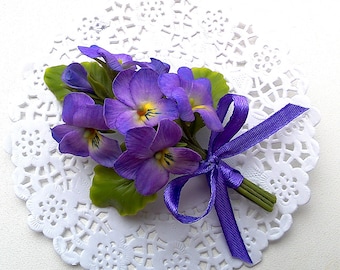 Wild violets brooch. Clay flowers. Gift for women. Cold porcelain brooch.