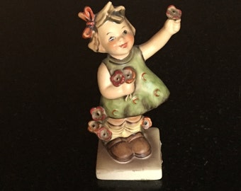 Goebel Figurine M.I. Hummel Spring Cheer / #72 TMK 5 / Collectible / Vintage