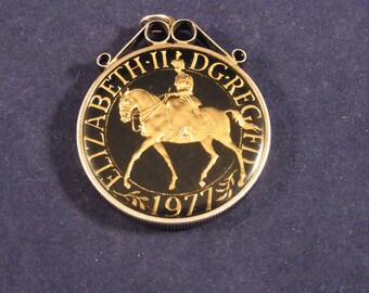 Queen Elizabeth enamelled Royal Silver Jubilee 1977 Crown Pendant with silver frame Royal Commenorative Jubilee Crown pendant Royal Crown