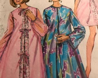 Pretty Vintage Peignoir and Nightgown in Two Lengths---Simplicity 9073---Size 10 Bust 32 1/2