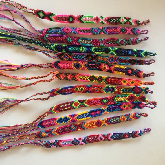 100 Mexican Friendship Bracelet / Lot 100 pieces / 1 cm wide