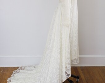 High-low Vintage lace wedding gown / long sleeves / xs small