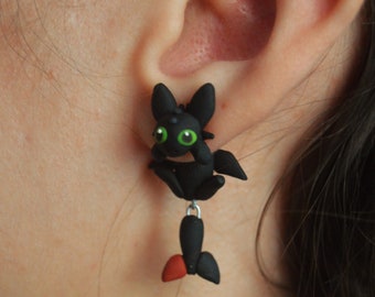 Toothless earring, inspired in How to train your dragon. Select 1 earring or a pair (2 in ''quantity'')