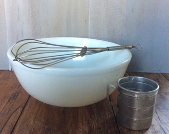 Vintage Pyrex Mixing Bowl / Opal White Pyrex / 404 Pyrex Glass Bowl