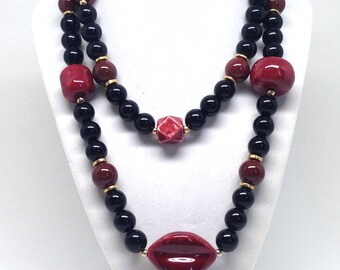Vintage Estate Red And Black Beaded Gold Tone Necklace
