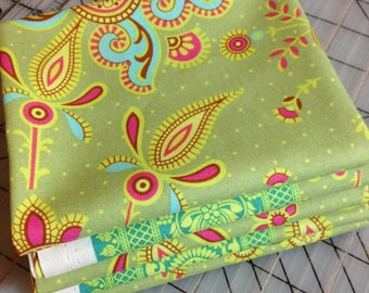 Amy Butler - Soul Blossoms - 1 FAT QUARTER cut of Sari Blooms in Moss- AB57 - Green Floral with Border