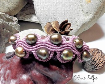 Cultured Pearl genuine macrame bracelet.