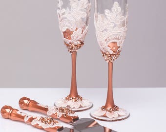 ROSE GOLD Wedding glasses and Cake Server Set cake knife rose gold bride and groom set of 4: wedding toasting flutes wedding flutes cake set