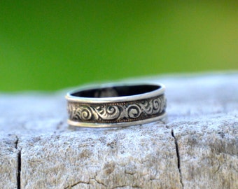 Vintage. Antique. Sterling Ring . Swirls Design. Signed