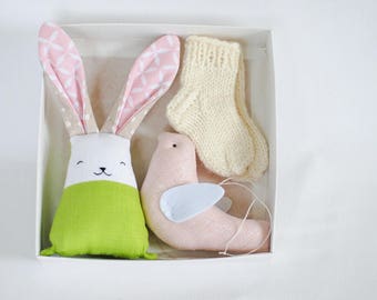 Pregnancy Gift Set, New Mum Gift Box, newborn socks, baby wool socks, bunny rabbit toy, Baby shower Gift, baby girl gift set