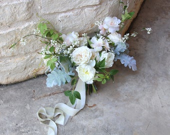 Bridal White and Ivory Loose Silk Flower Wedding Bouquet | Garden Style Bridal Bouquet | SG-1043