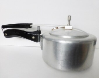 Hawkins Pressure Cooker 1.5 Liter