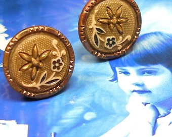 1800's Mini BUTTON earrings, Victorian tiny flowers on sterling silver posts. Antique button jewellery.