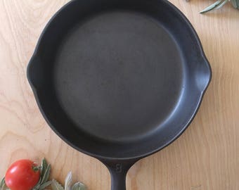 Vintage Wagner Ware Sidney Ohio No. 8 Cast Iron Skillet