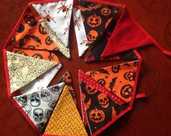 Halloween Mini Bunting 16 flags