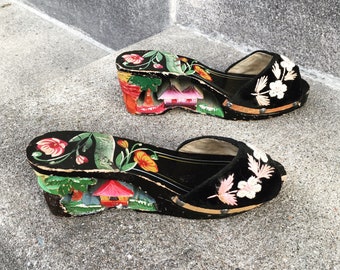 Vintage 40s WWII Carved Wooden Wedges Sandals Shoes from the Phillipines Army WAC Souvenir black velvet pink green
