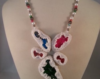 Ruffled Beaded Necklace with Colored Stones