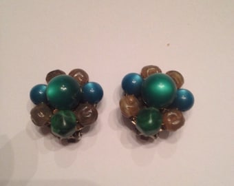 Vintage Green Bead Cluster Earrings Costume Jewelry