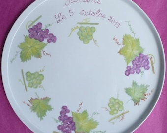 Vine and grape personalized pie plate