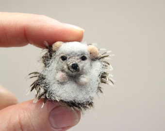 Felted Hedgehog, felted animal, Miniature soft sculpture, Christmas gift, Woodland,felted miniature