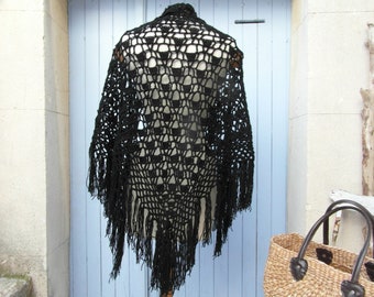 Handmade vintage shawl, wool scarf, black crochet shawl winter scarf, vintage clothing, retro clothes, gypsy shawl, tassel shawl, boho shawl