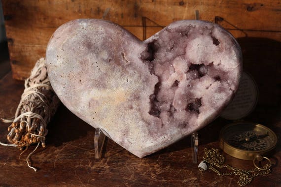 Rare Pink Amethyst Heart Shaped Stone 2.95kg, Raw Amethyst Cluster, Druzy Crystal Cluster, Pink Amethyst, Bohemian Style, Gifts for Her