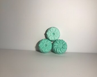 Bath Bombs / Coffee Scented Bath Bombs / Floral Shaped Bath Bombs / Gifts for Her / Handmade / Hand Crafted / Essential & Fragrance Oils
