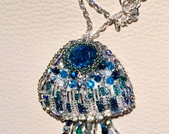 Jellyfish embroidered, pendant/brooch