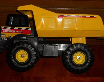 Vintage 1999 Tonka Mighty 768 Dump Truck Hasbro-NICE