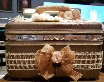 Custom Vintage Samsonite Train Case.. Hello Beautiful
