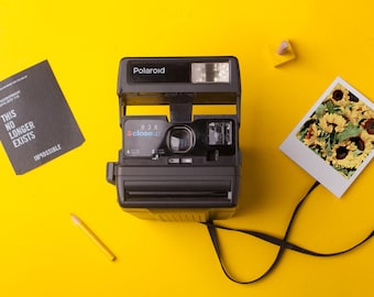 Polaroid One Step Close Up 636 Instant Film Camera - POLAROID 600 TYPE CAMERAS