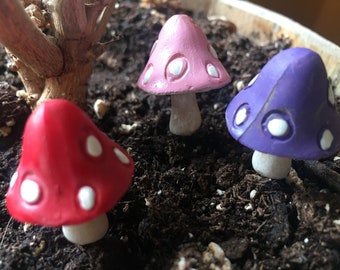 Medium Garden Mushrooms (set of 3)
