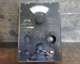 Vintage English Hunts Capacitance And Resistance Analyser Meter electrical equipment metal cased circa 1950-60's / English Shop