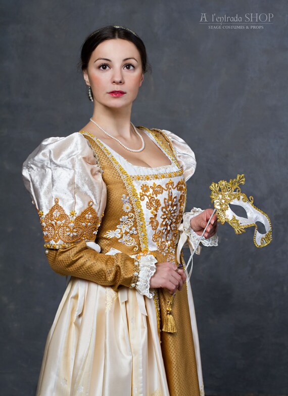 Wedding Renaissance dress white and gold color Lucrezia Borgia