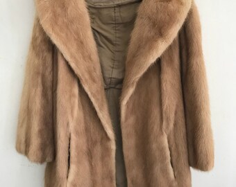 Beige vintage mink fur coat woman size medium .