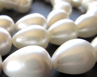 Shell Pearl Beads 19 X 14mm Lustrous Pure White Shell Pearl Smooth Teardrops - 4 Pieces