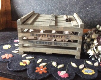 Vintage Humpty Dumpty egg crate