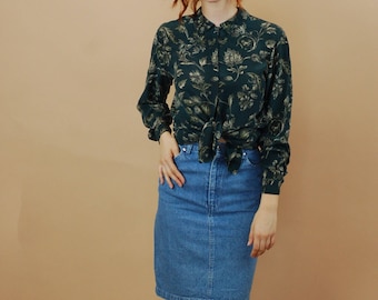 Vintage jean pencil skirt / High waisted Ralph Lauren denim skirt / American made knee length jean skirt / Small and slim denim skirt