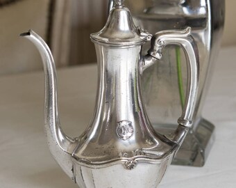 Shapely 1920s Wade Park Manor Hotel, Cleveland, Ohio Teapot, Reed & Barton Hotel Silver
