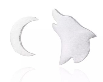 Howl at the moon stud earrings