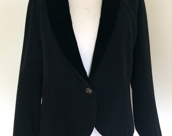 Vintage black jacket blazer womens Black velvet lapel Tuxedo Jacket size large