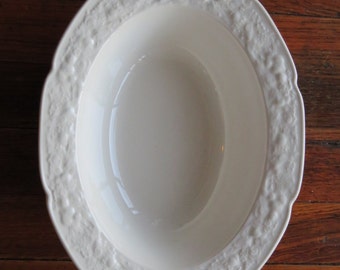 English Crown Ducal Florentine White Porcelain China Oval Serving Vegetable Bowl 10"