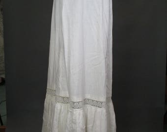 1900s lace trimmed petticoat
