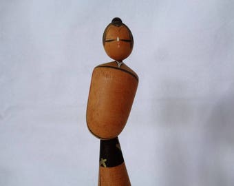 VJ850 : Kokeshi doll,Old Japanese wooden Artistic Kokeshi doll on stand,signed,hand made in Japan