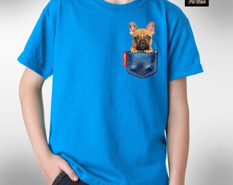 Animal de compagnie (bouledogue Français) dans un jean poche t-shirts, t-shirts enfants, tee-shirt enfant, chien mignon t-shirts, t-shirts, tee-shirt enfants mignons, les enfants tee d’amusement